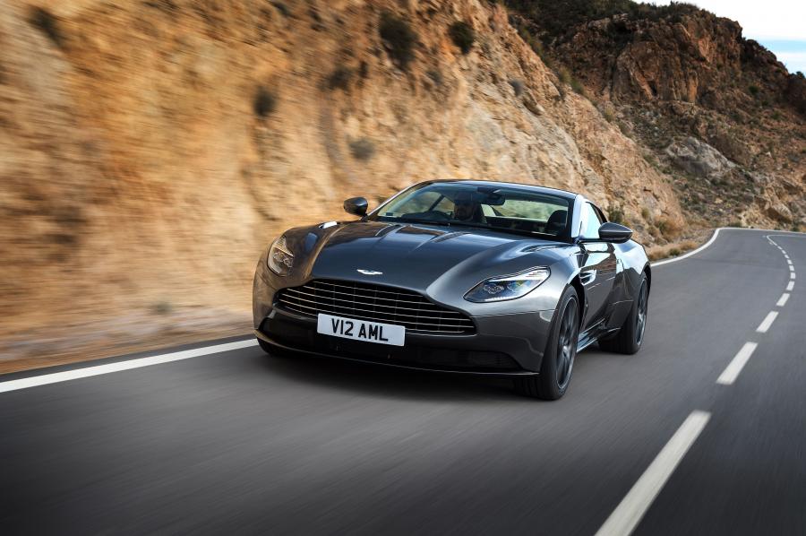  Aston Martin DB11 2016 года  (UK) (фото 24 из 33)
